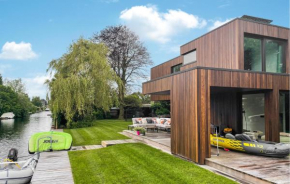 Gorgeous Home In Vinkeveen With House Sea View